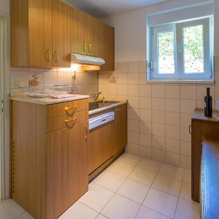 Jurincic Kucica Holiday home *
