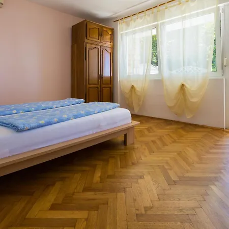 Jurincic Kucica *